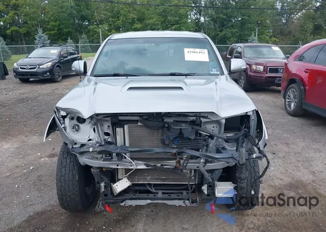 2014 Toyota Tacoma Base V6 z USA, uszkodzony, nr VIN 3TMMU4FN9EM064381